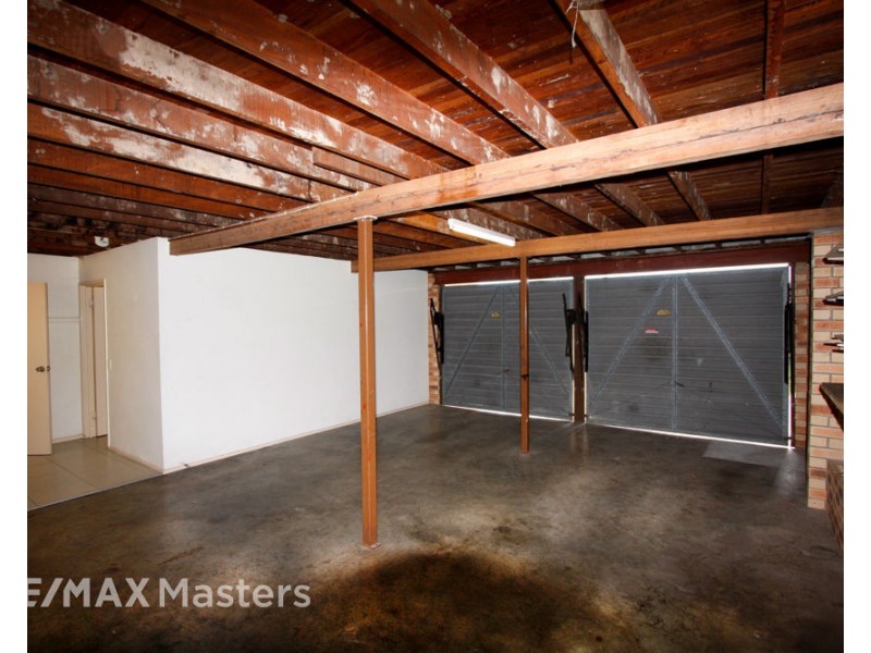 4 Warrington Street, Robertson QLD 4109