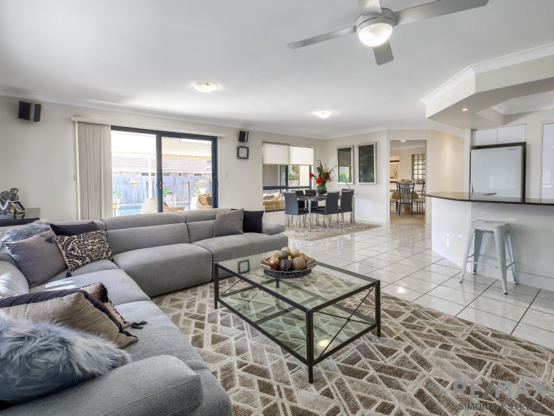 19 Greenhaven Crescent, Kuraby QLD 4112