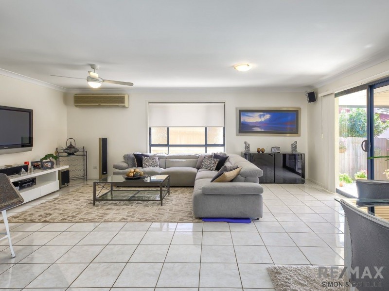 19 Greenhaven Crescent, Kuraby QLD 4112