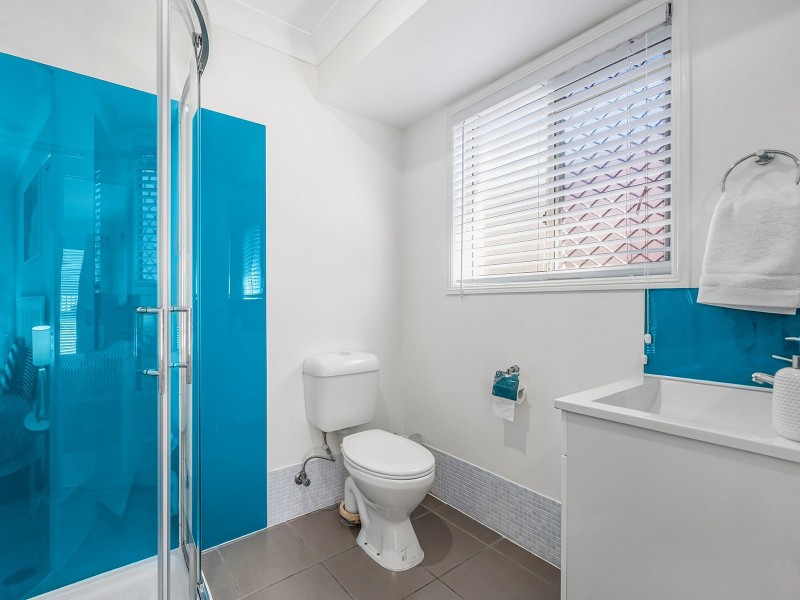 6 Mitchell Pl, Forest Lake QLD 4078