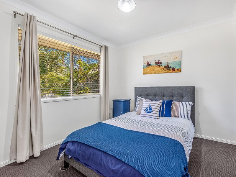 6 Mitchell Pl, Forest Lake QLD 4078