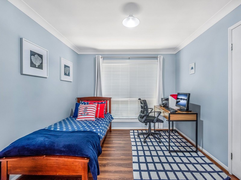 6 Mitchell Pl, Forest Lake QLD 4078