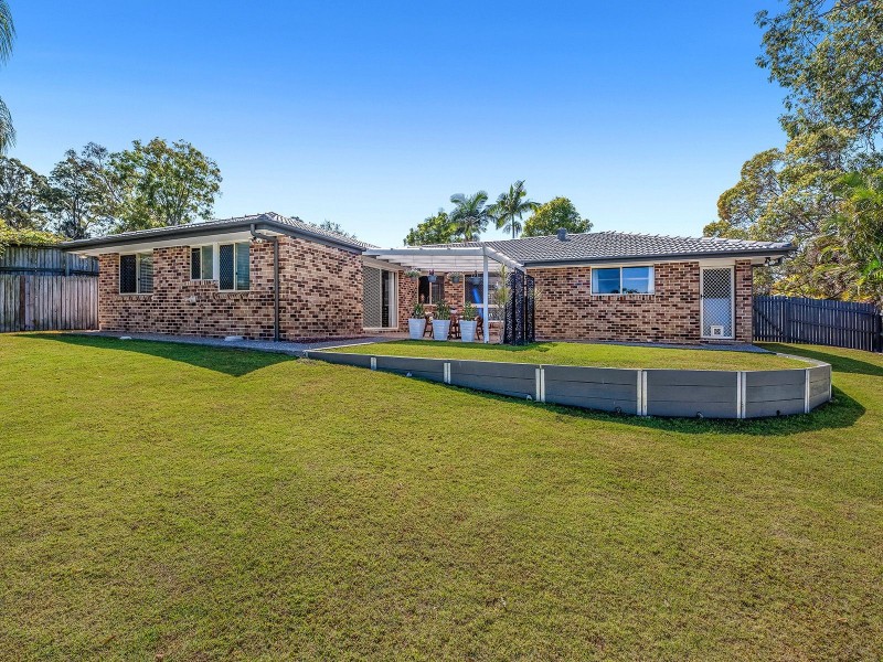 6 Mitchell Pl, Forest Lake QLD 4078