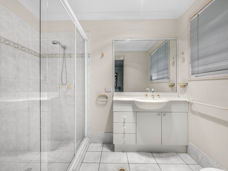 5 Illawarra Cl, Forest Lake QLD 4078