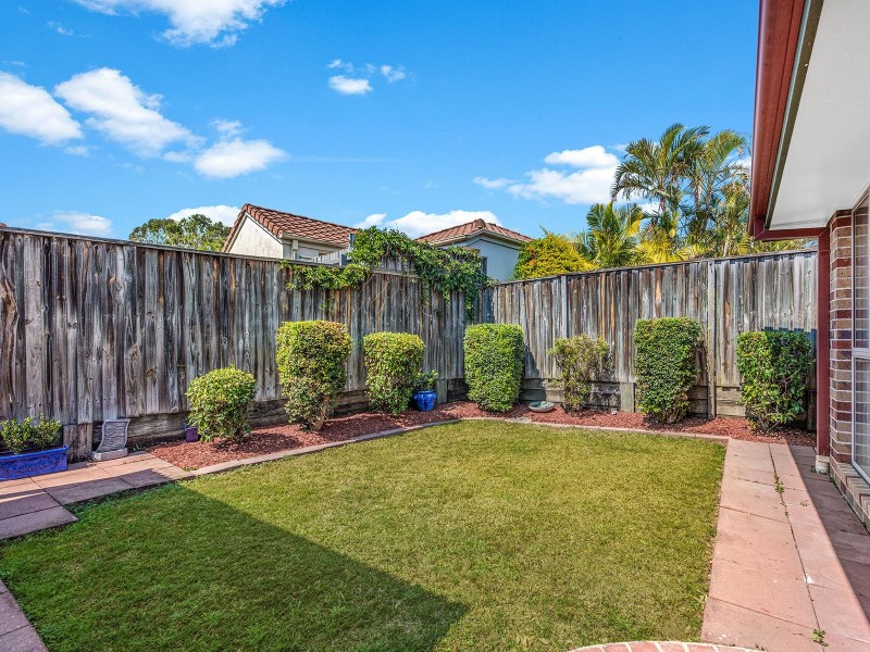 5 Illawarra Cl, Forest Lake QLD 4078