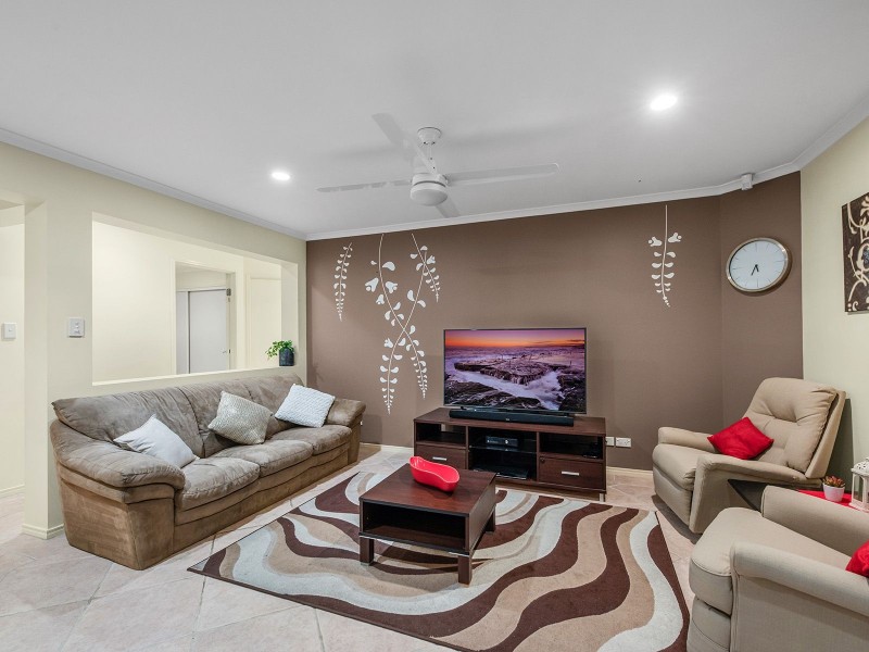 4 Benarkin St, Forest Lake QLD 4078