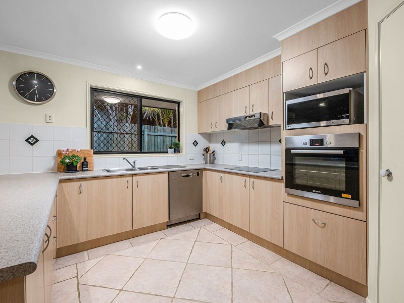 4 Benarkin St, Forest Lake QLD 4078