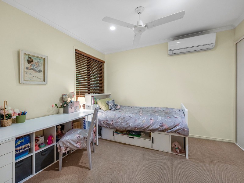 4 Benarkin St, Forest Lake QLD 4078