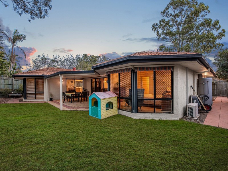 4 Benarkin St, Forest Lake QLD 4078