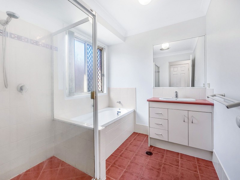 76 Snowy River Cct, Forest Lake QLD 4078