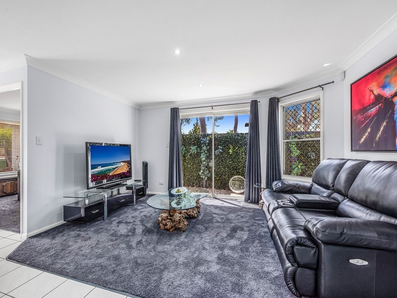 98 Banksia Cct, Forest Lake QLD 4078