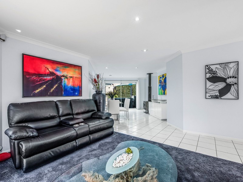 98 Banksia Cct, Forest Lake QLD 4078