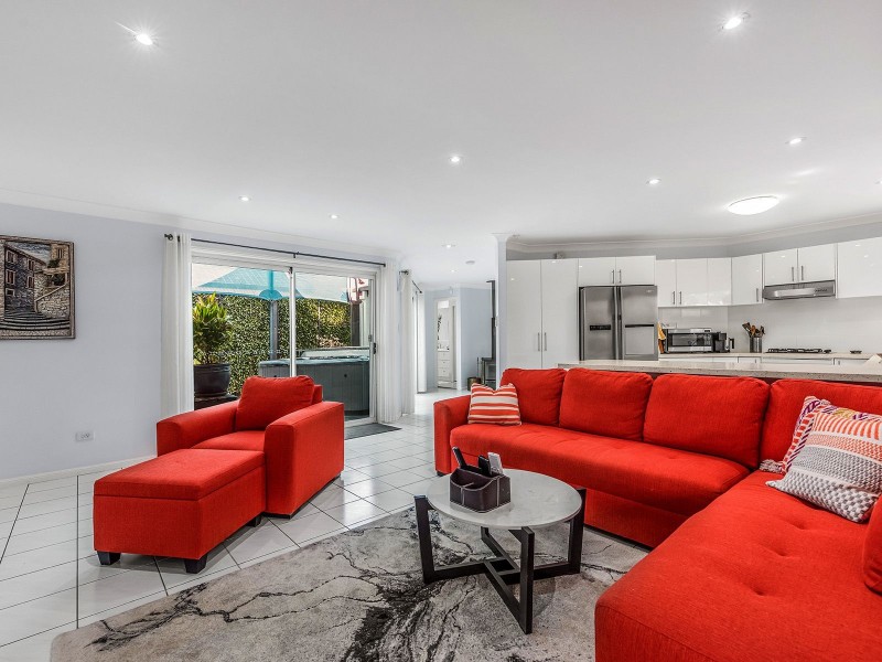 98 Banksia Cct, Forest Lake QLD 4078