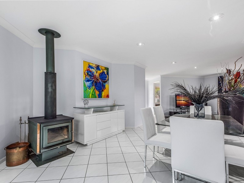 98 Banksia Cct, Forest Lake QLD 4078