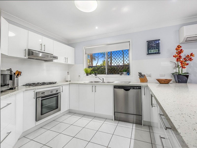 98 Banksia Cct, Forest Lake QLD 4078