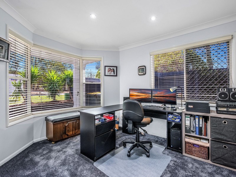 98 Banksia Cct, Forest Lake QLD 4078