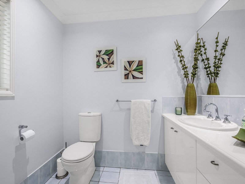 98 Banksia Cct, Forest Lake QLD 4078