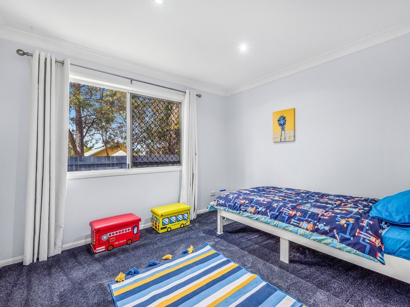 98 Banksia Cct, Forest Lake QLD 4078