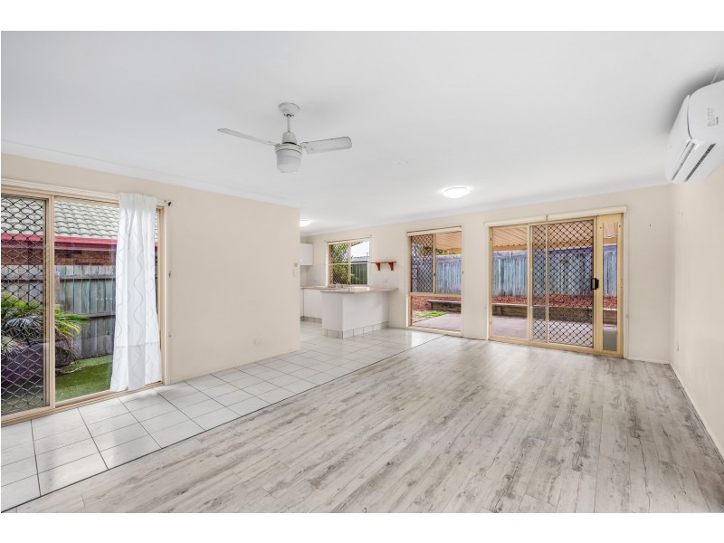 22 Banksia Cct, Forest Lake QLD 4078