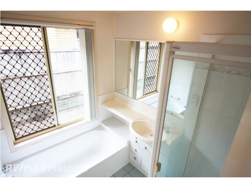 138 Bordeaux Street, Eight Mile Plains QLD 4113