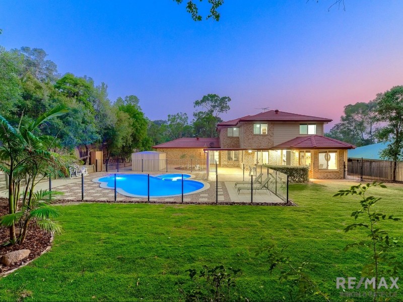 8 Bellthorpe Place, Forest Lake QLD 4078