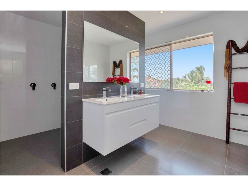 20 Trafalgar Street, Highland Park QLD 4211