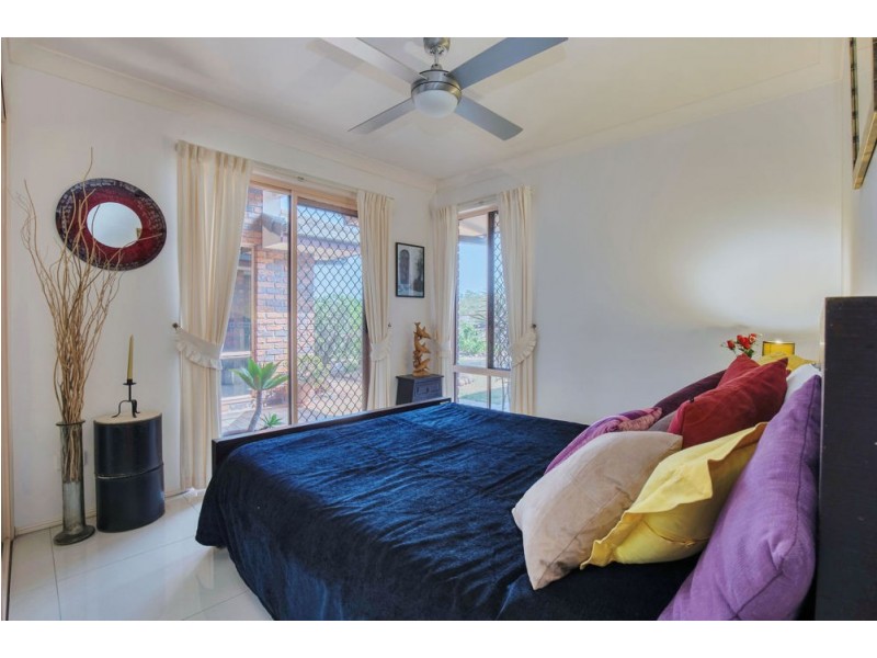 20 Trafalgar Street, Highland Park QLD 4211
