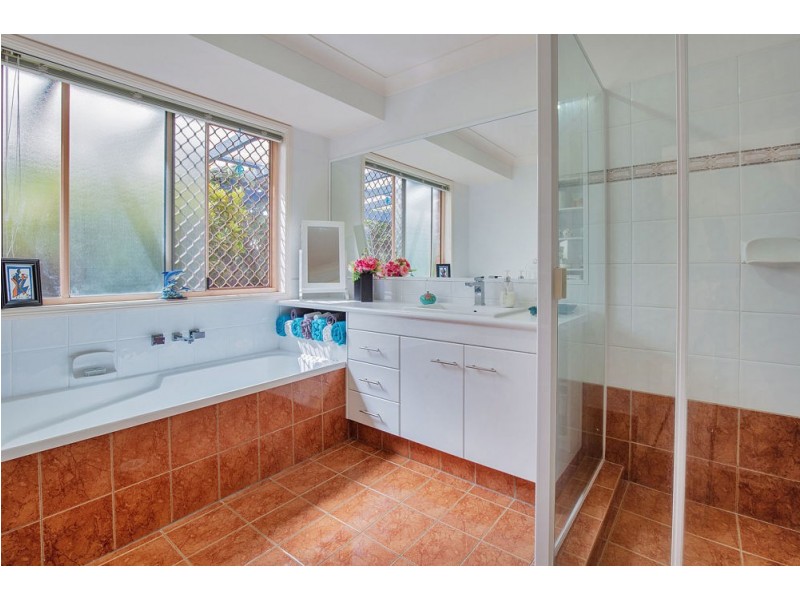 20 Trafalgar Street, Highland Park QLD 4211