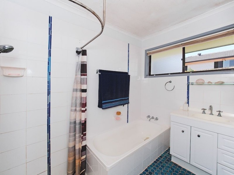 73 Jardine Drive, Springwood QLD 4127