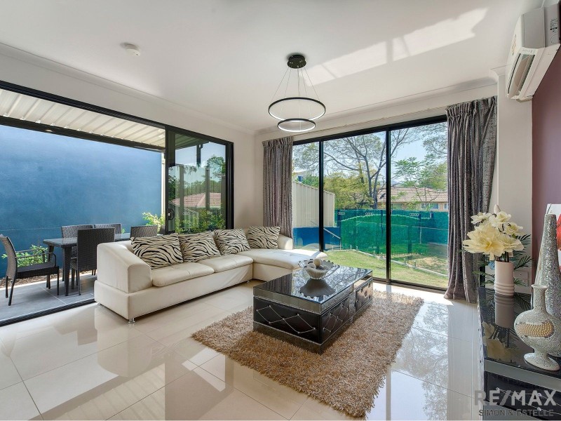 11 Riley Street, Calamvale QLD 4116