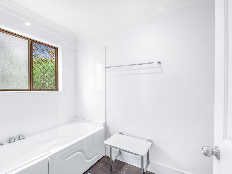 110 Jubilee Ave, Forest Lake QLD 4078