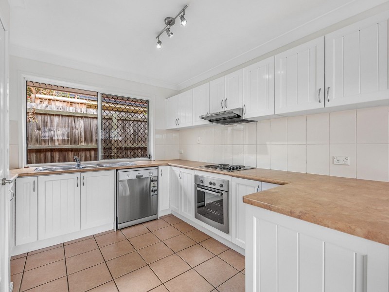 5 Robson Street, Forest Lake QLD 4078