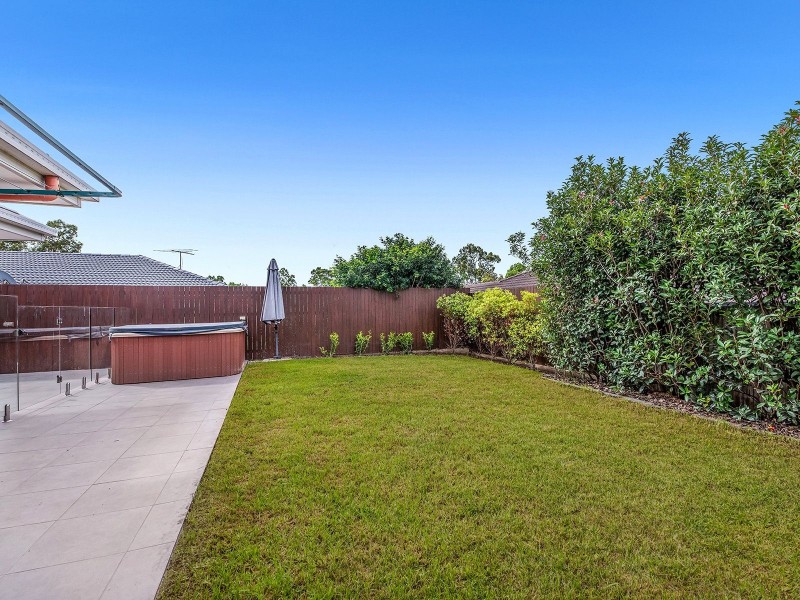 5 Robson Street, Forest Lake QLD 4078