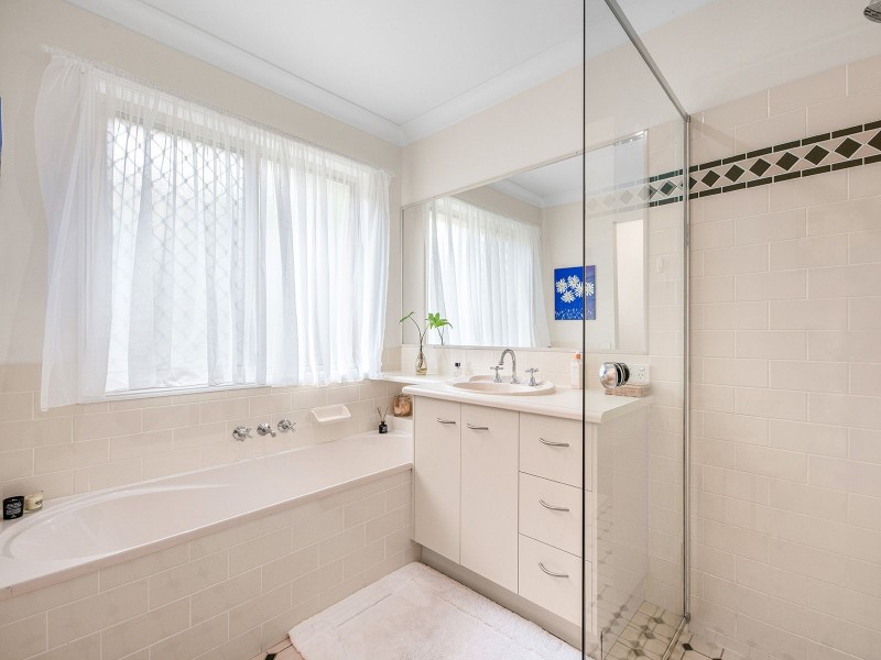 36 Acorn Cct, Forest Lake QLD 4078