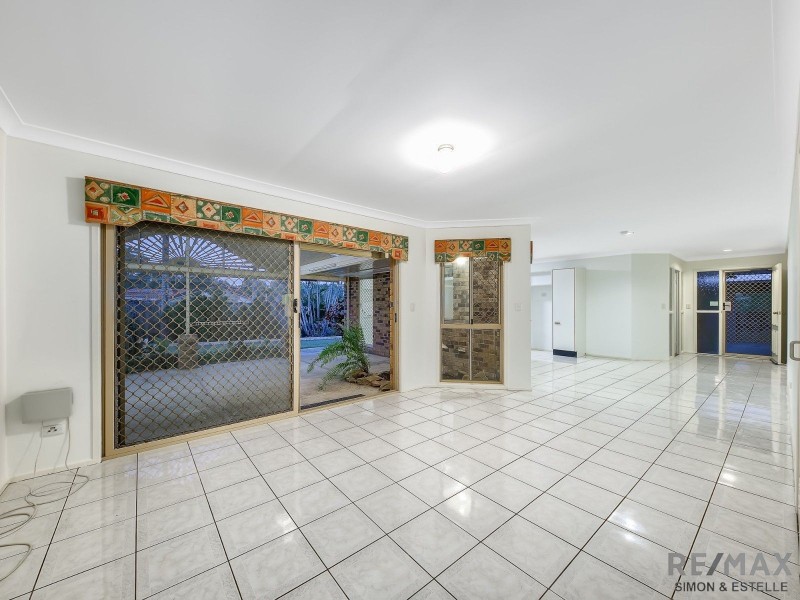 12 Avondale Crescent, Parkinson QLD 4115