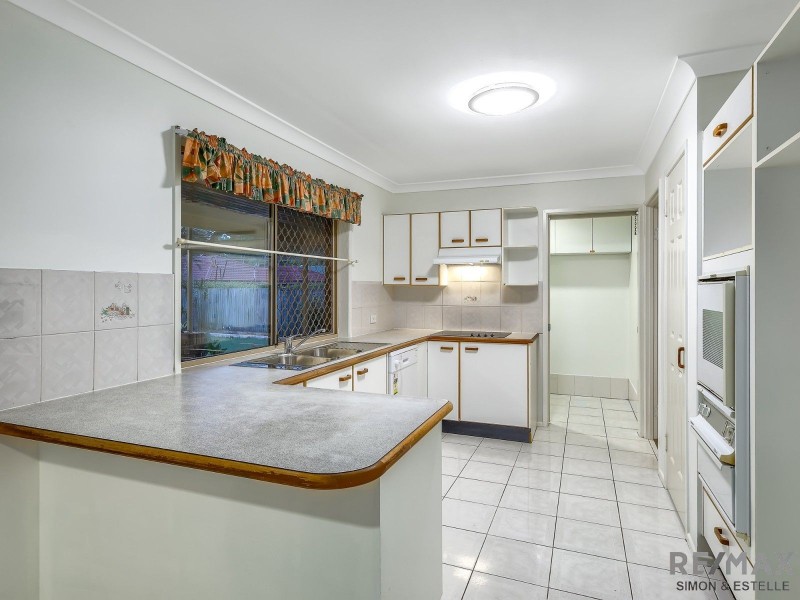 12 Avondale Crescent, Parkinson QLD 4115