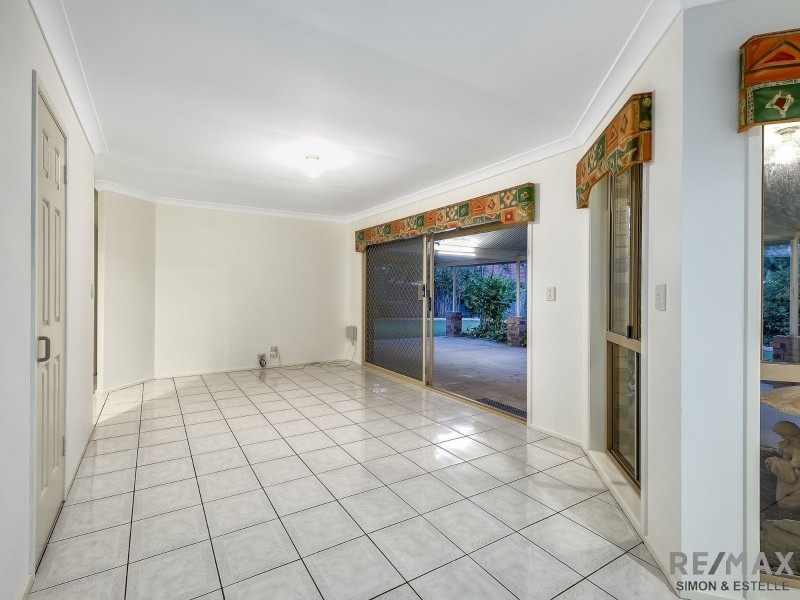 12 Avondale Crescent, Parkinson QLD 4115