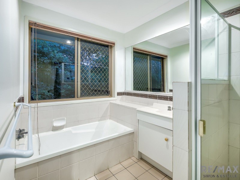 12 Avondale Crescent, Parkinson QLD 4115