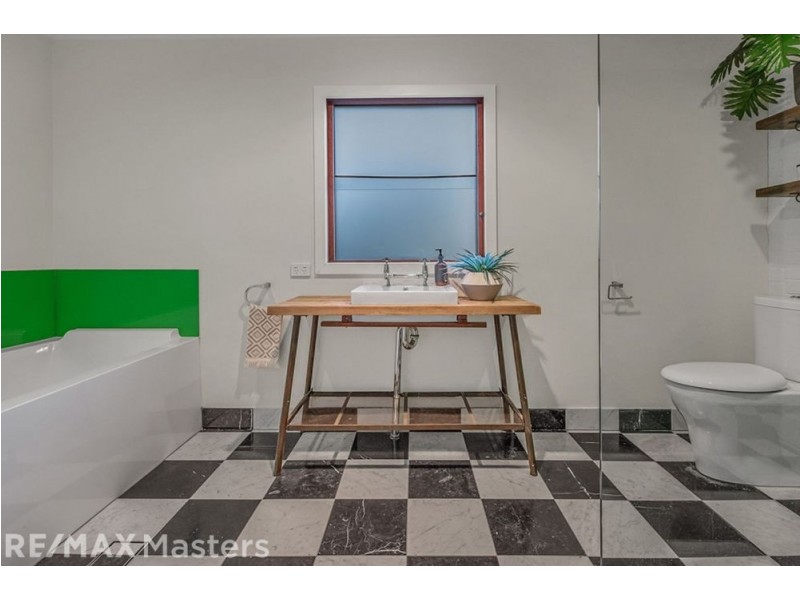 61 Fegen Dr, Moorooka QLD 4105