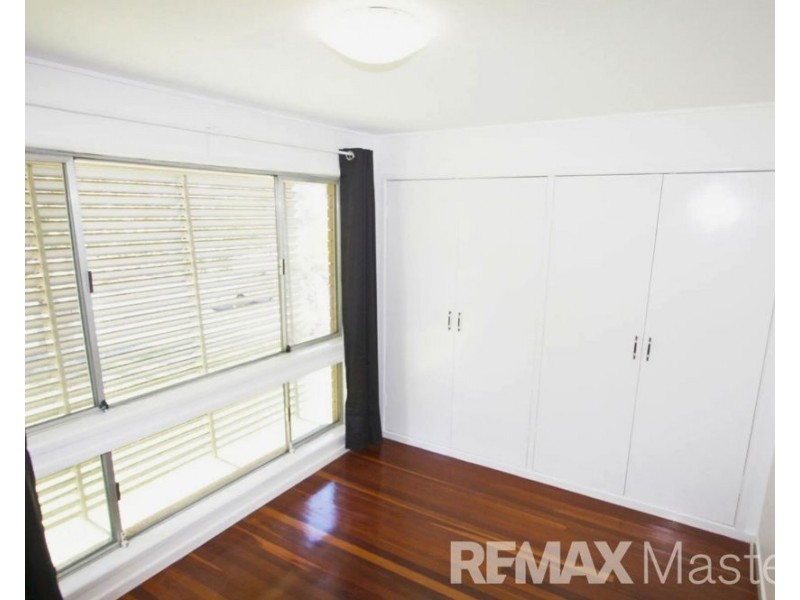 2 Sunderland Street, Macgregor QLD 4109