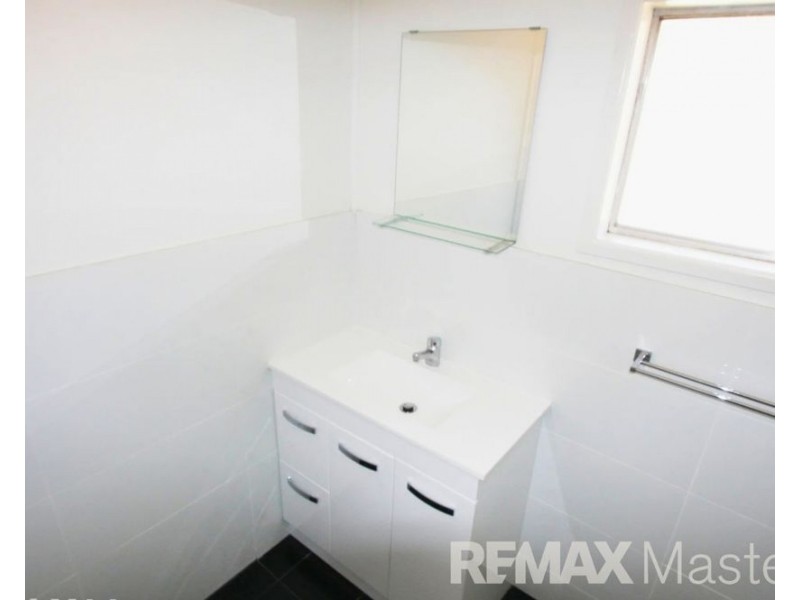 2 Sunderland Street, Macgregor QLD 4109