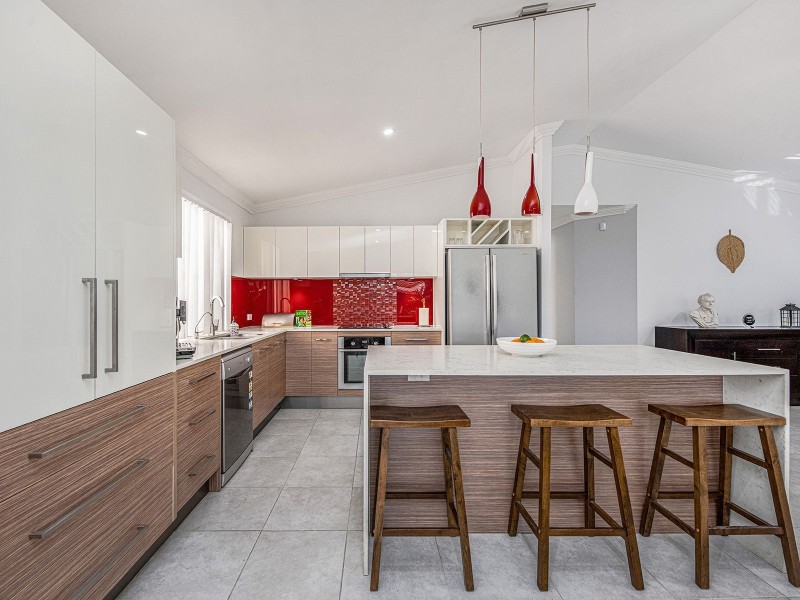 65 Oxford Pde, Forest Lake QLD 4078