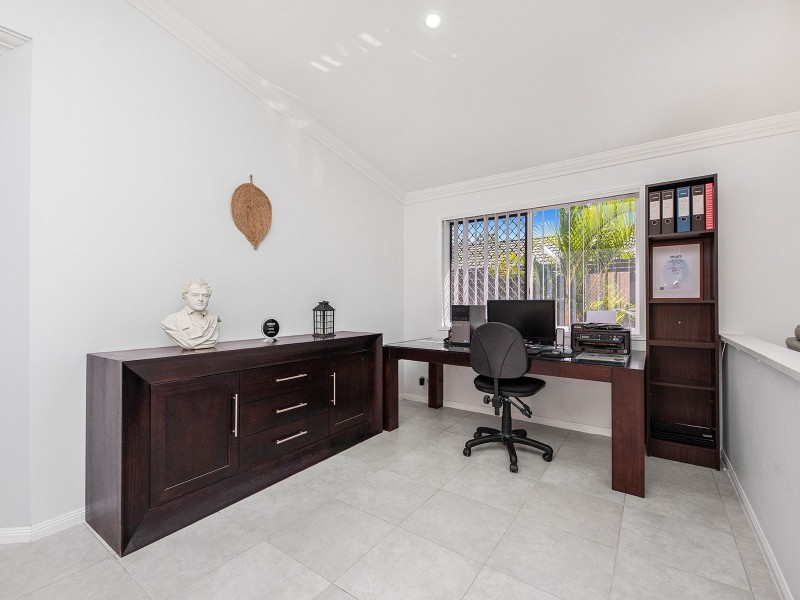 65 Oxford Pde, Forest Lake QLD 4078