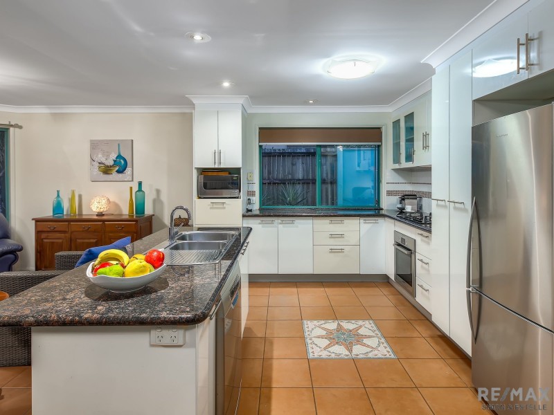 18 Weranga Place, Parkinson QLD 4115