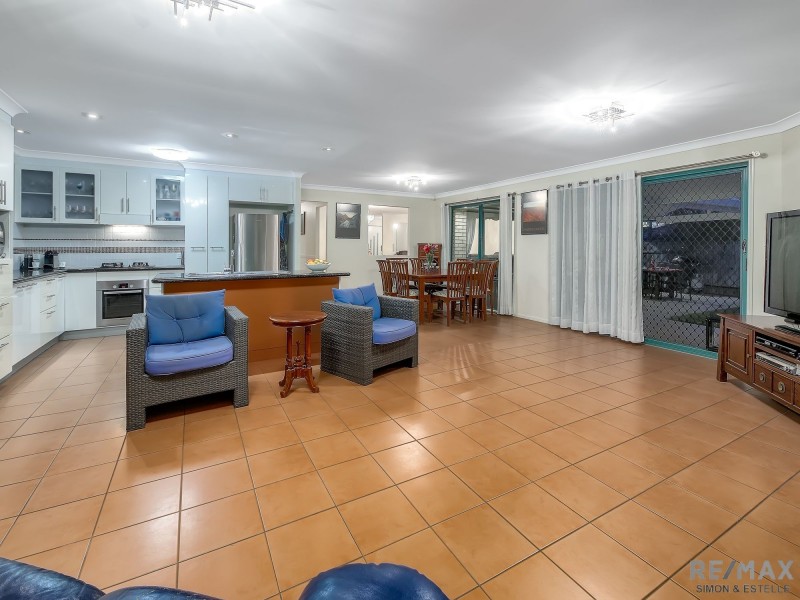 18 Weranga Place, Parkinson QLD 4115