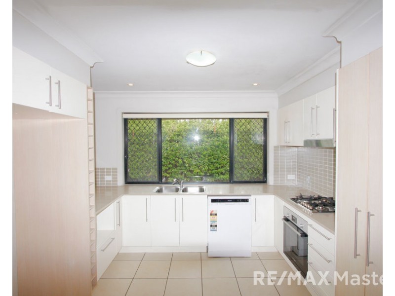 98 Didbrook Street, Robertson QLD 4109