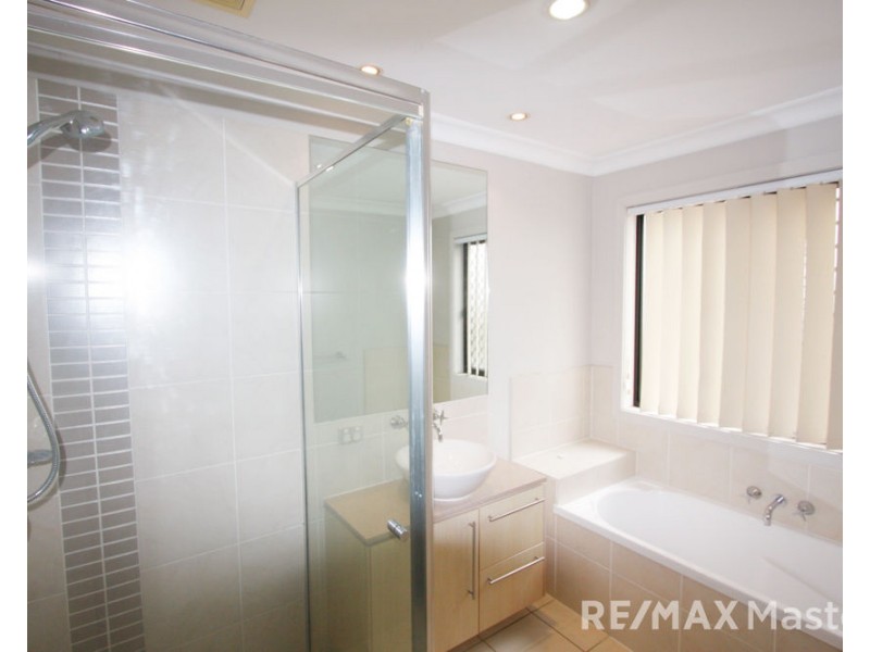 98 Didbrook Street, Robertson QLD 4109