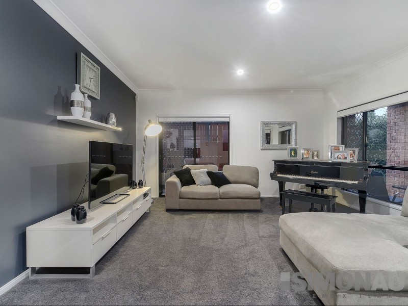 7 Toorak Place, Forest Lake QLD 4078