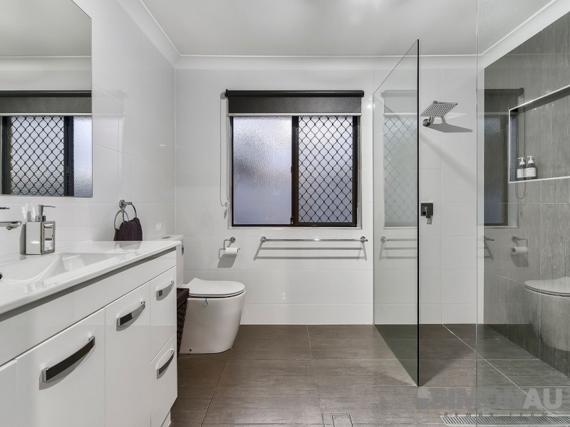 7 Toorak Place, Forest Lake QLD 4078