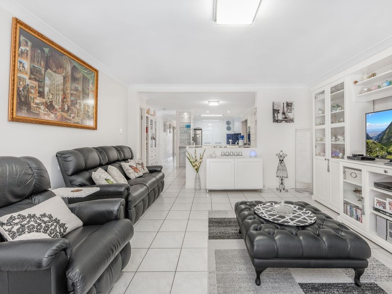 7 Cooroy St, Forest Lake QLD 4078